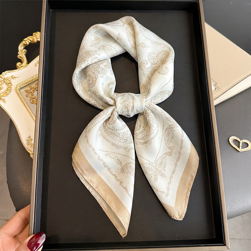 Silk Neck Scarf - ผ้าพันคอสี่เหลี่ยมลายเพสลีย์สีเบจสไตล์วินเทจ ผ้าซาตินไหมสำหรับผู้หญิง ใช้ได้ทุกวันในฤดูร้อน ป้องกันแสงแดด ใช้เป็นเครื่องประดับผมและคอ